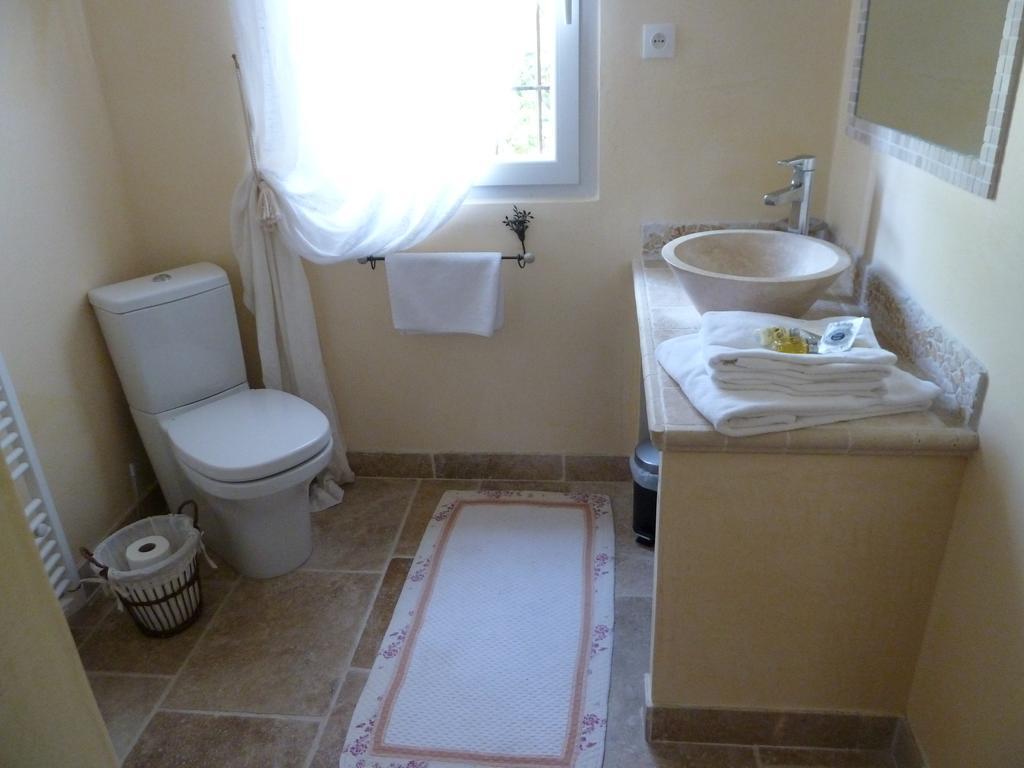 Bed and Breakfast Mas De L'Olivette Cotignac Habitación foto