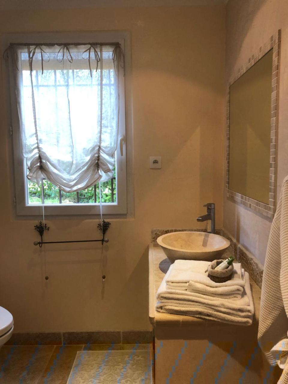 Bed and Breakfast Mas De L'Olivette Cotignac Exterior foto